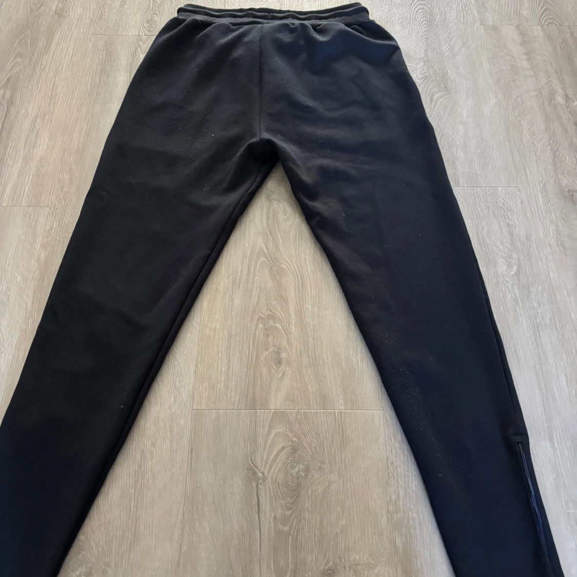 Svarta mjukisbyxor från Lyle & Scott - 1