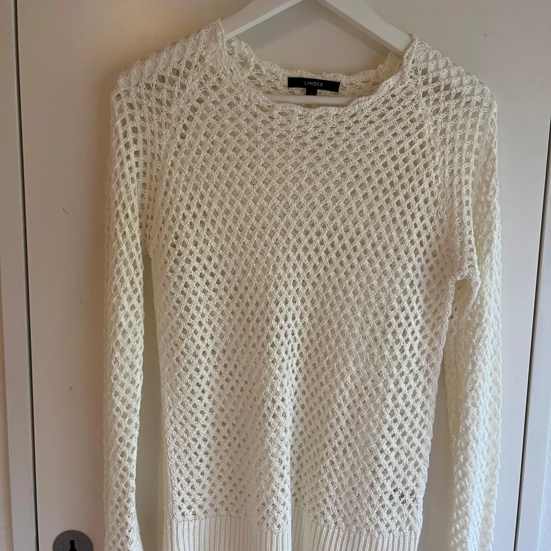 Vit stickad nättröja från Lindex - 1
