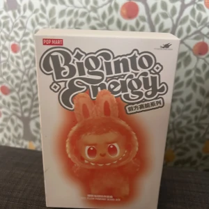 Labubu blind box Big into Energy - Labubu big into energy från popmart gulliga och söta små figurer