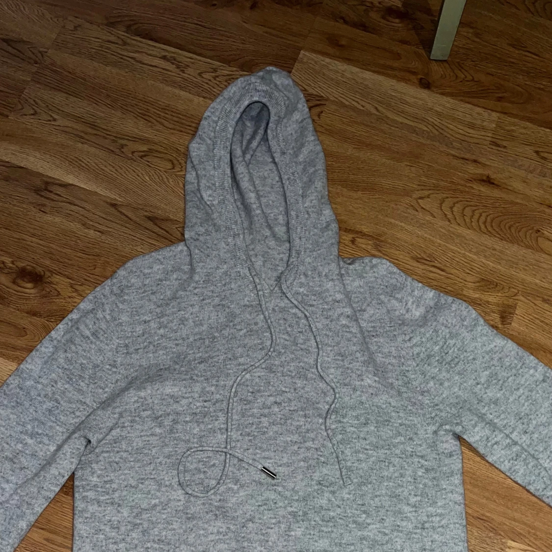 Grå hoodie i merino ull/kashmir - 2