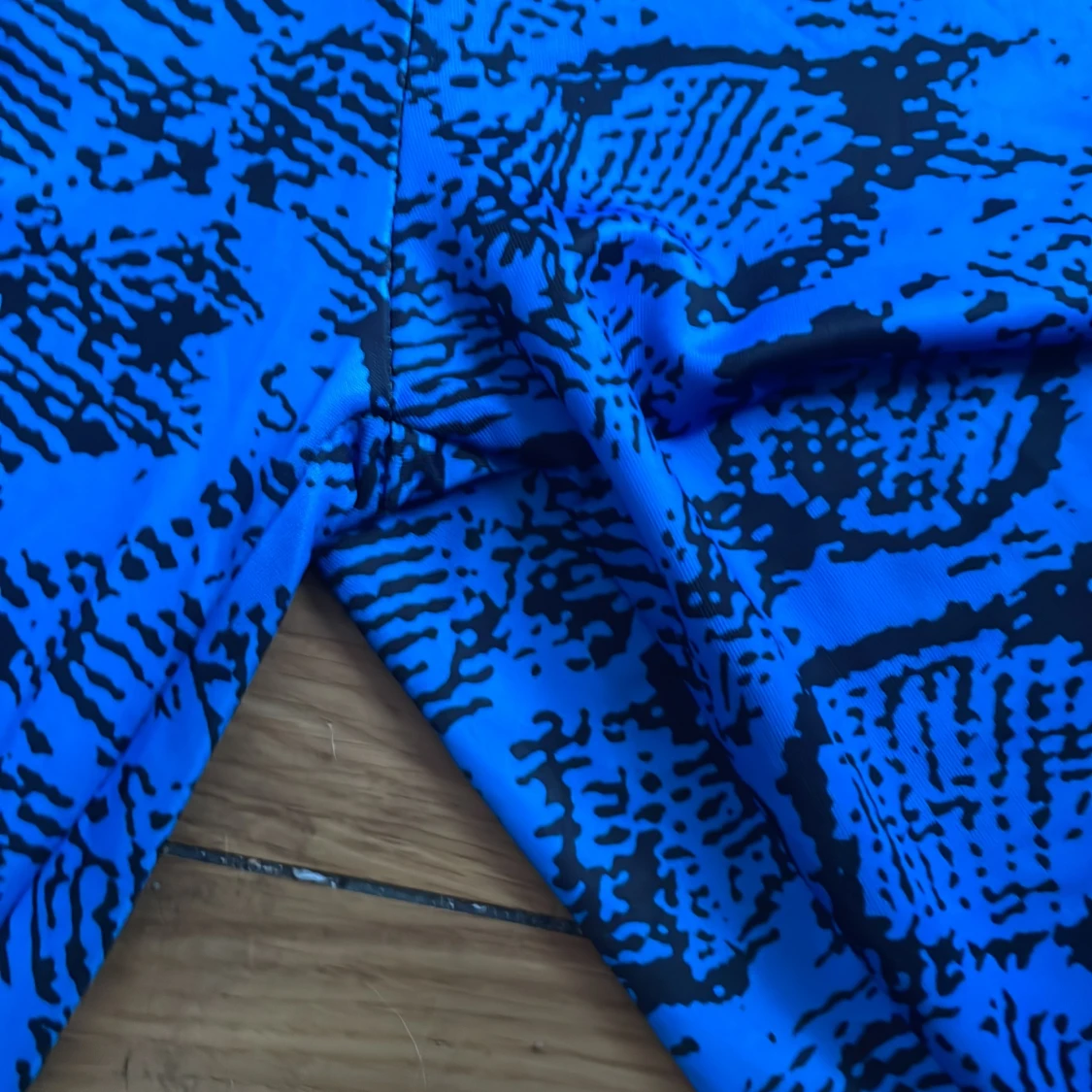 Blå leggings med ormmönster - 2