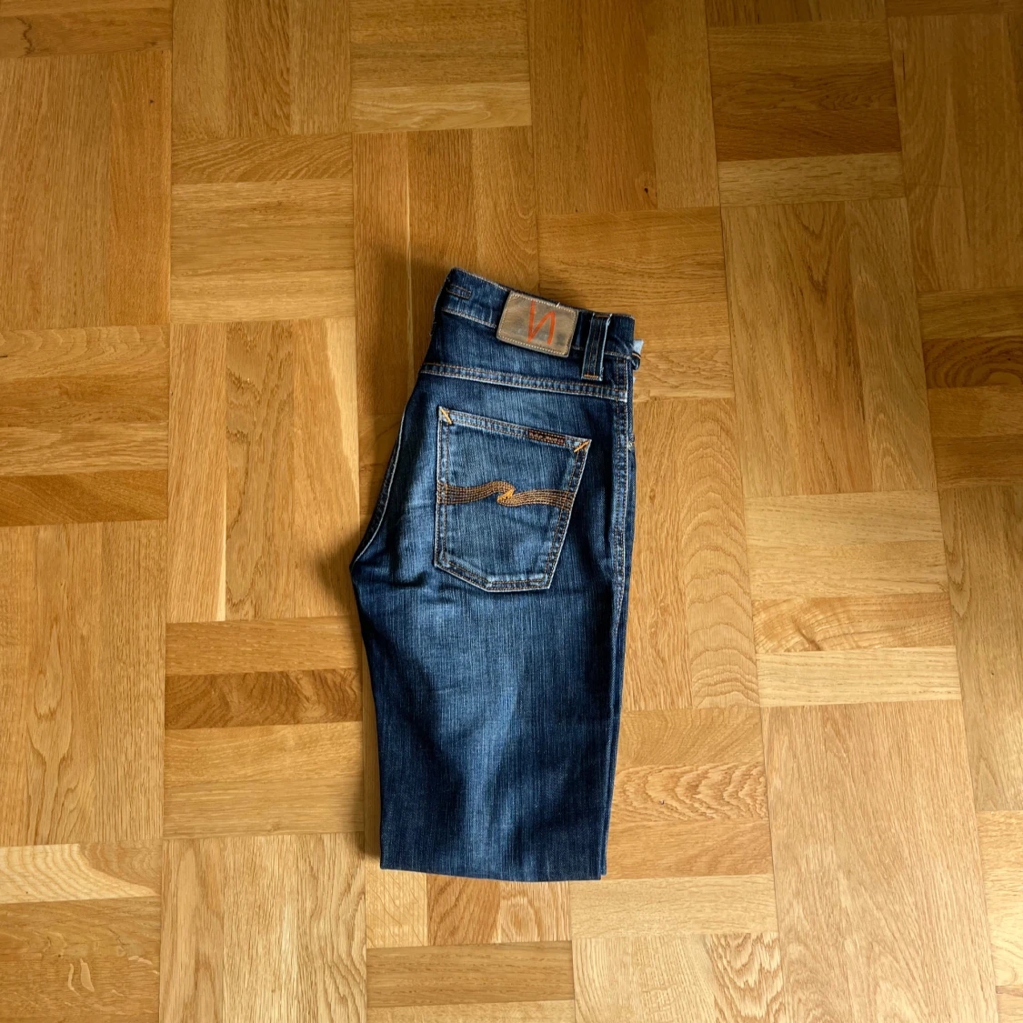 Mörkblå jeans från Nudie Jeans