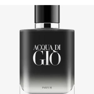 10 ml av Armani Aqua di gio profundo - 10ml sample av den somriga Aqua di gio profumo av Giorgio Armani. Speciellt framtaget av proffesionella experter som arbetar och studerar parfymer.