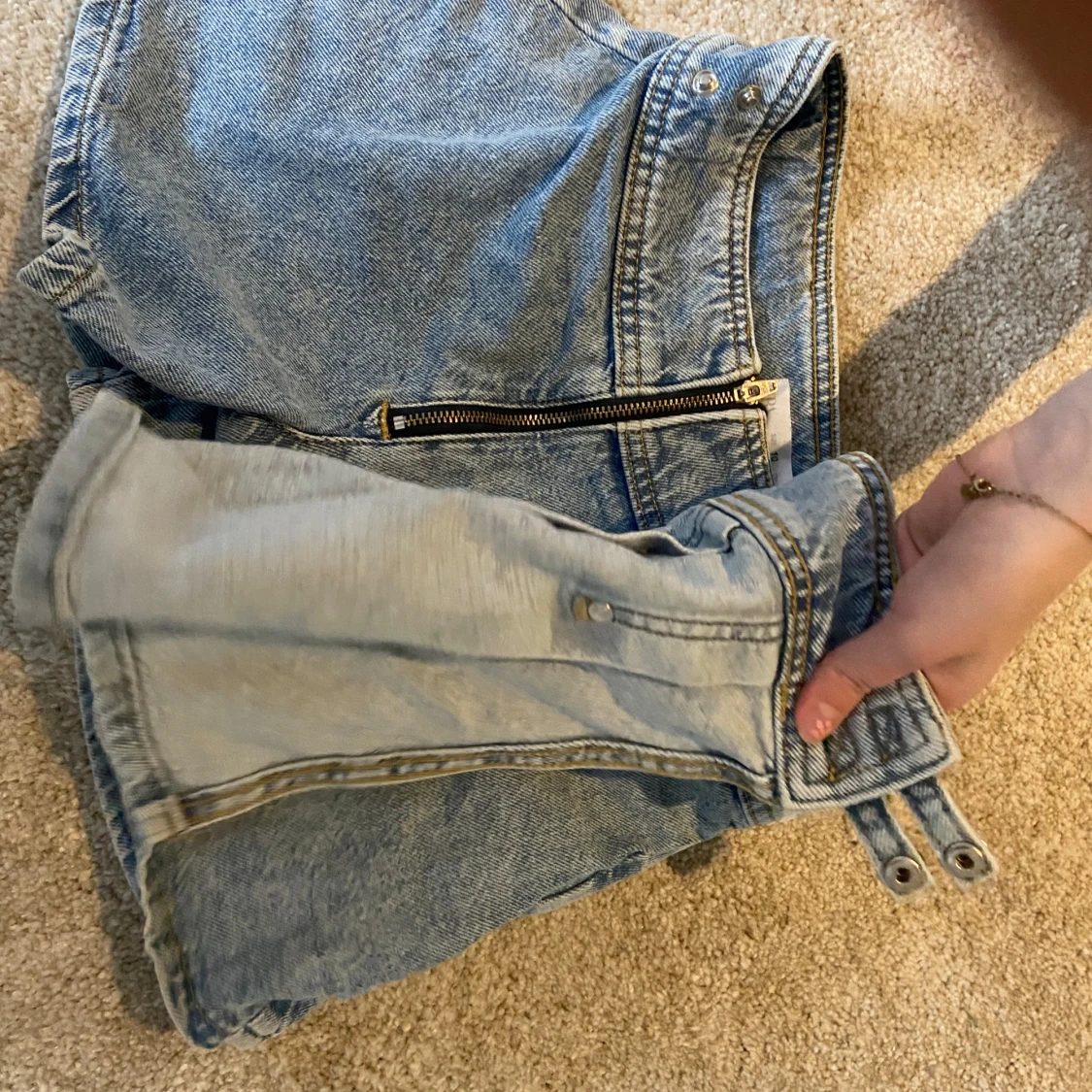 Ljusblå jeanskort från Zara - 1