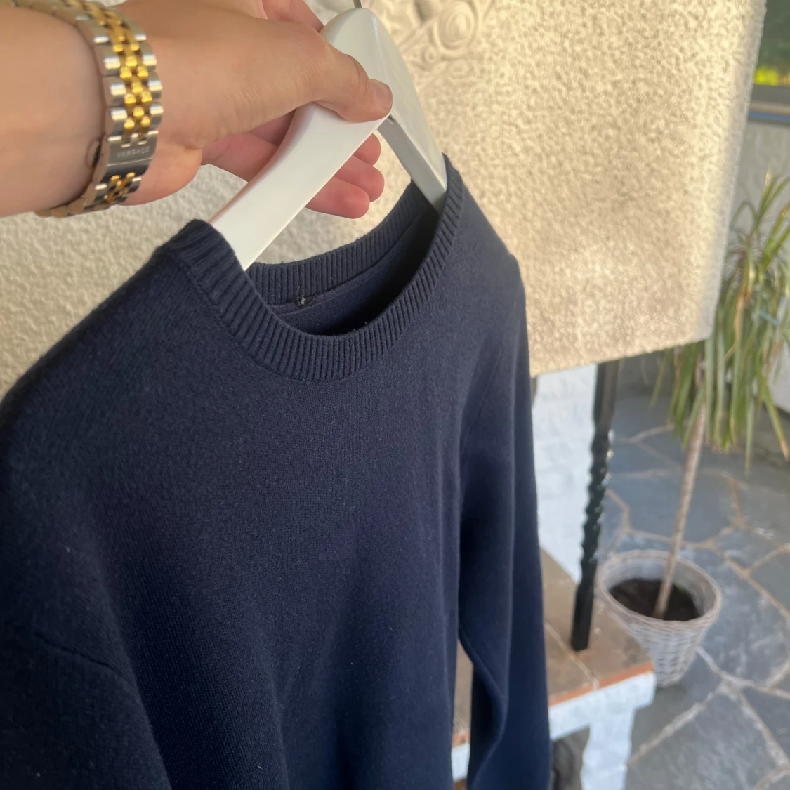 Mörkblå stickad tröja - 1