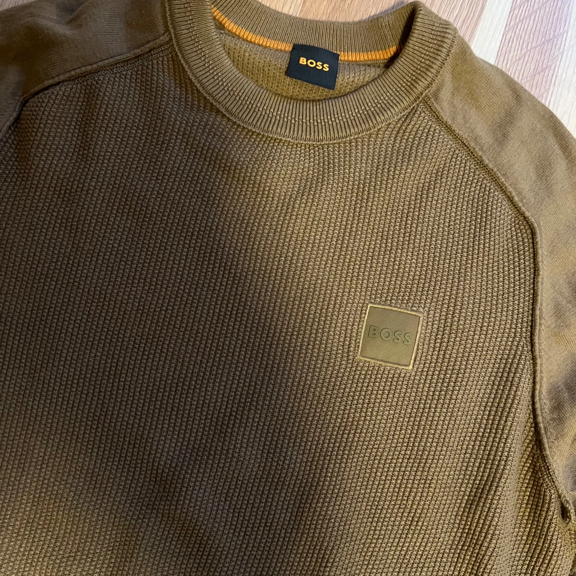 Brun stickad tröja från BOSS - 1