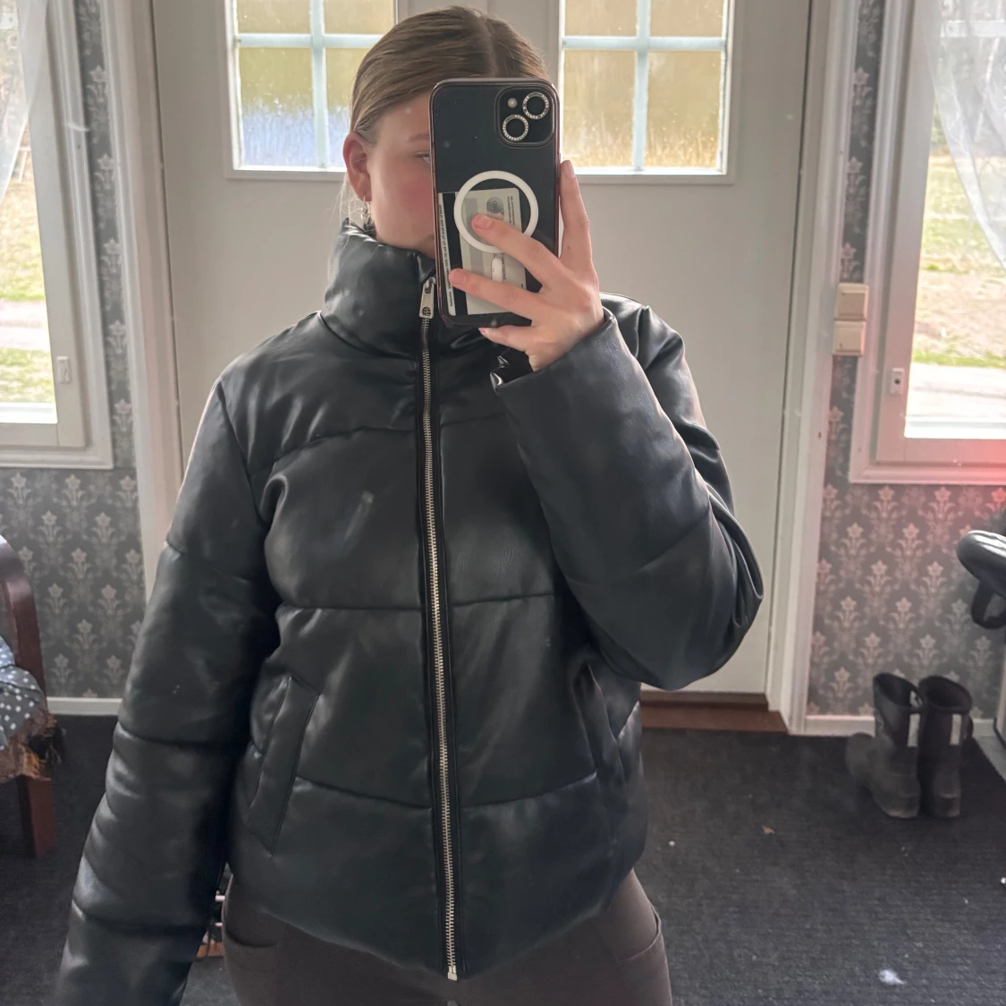 Svart pufferjacka - 4