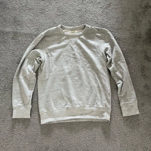 Selected homme tröja - Säljer min selected homme tröja i storlek S,Xs. Den passar om du är 165-178. Passar ej mig som är 183. Skriv om du har några frågor:)