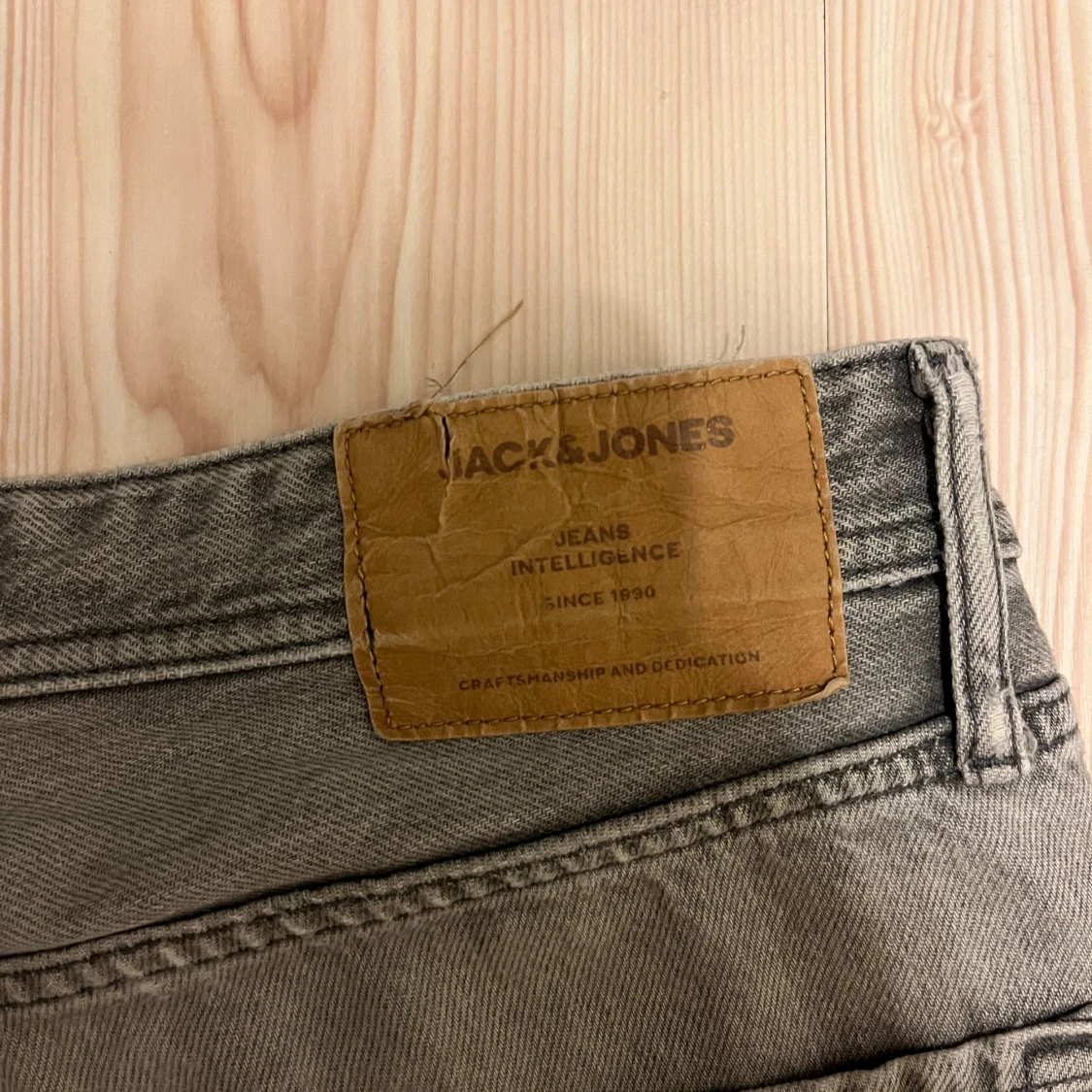 Grå jeans från Jack & Jones - 2