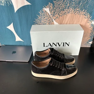 Svarta Lanvins - Från Nk, dustbags samt skolåda följer med storlek 9, sänkt pris kan tänkas om eller vid en snabb och smidig affär