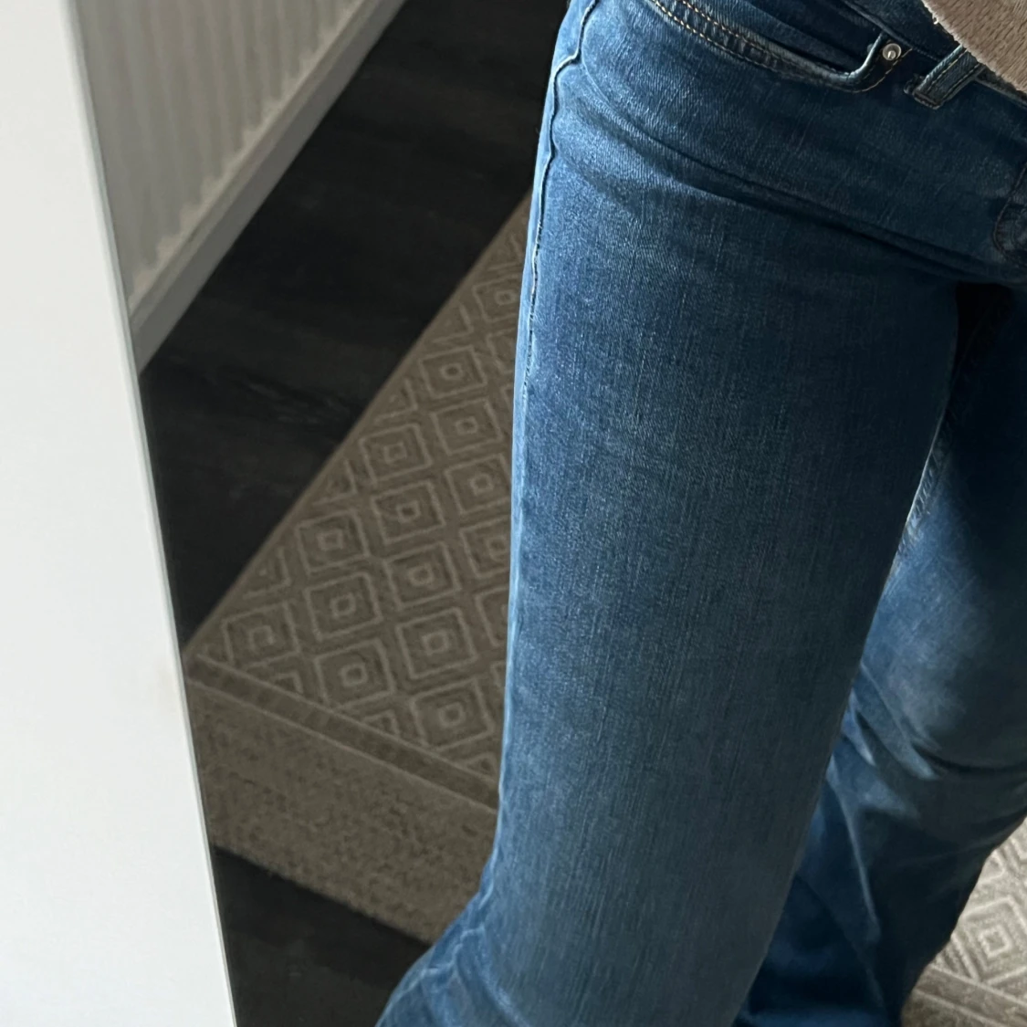 Blå bootcut jeans - 4