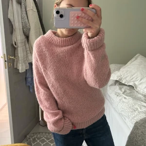 Stickad tröja🌸 - Mysig rosa stickad tröja!