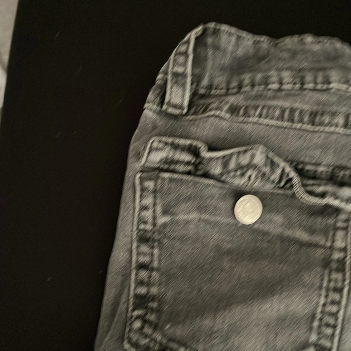 Grå jeans från Gina tricot 