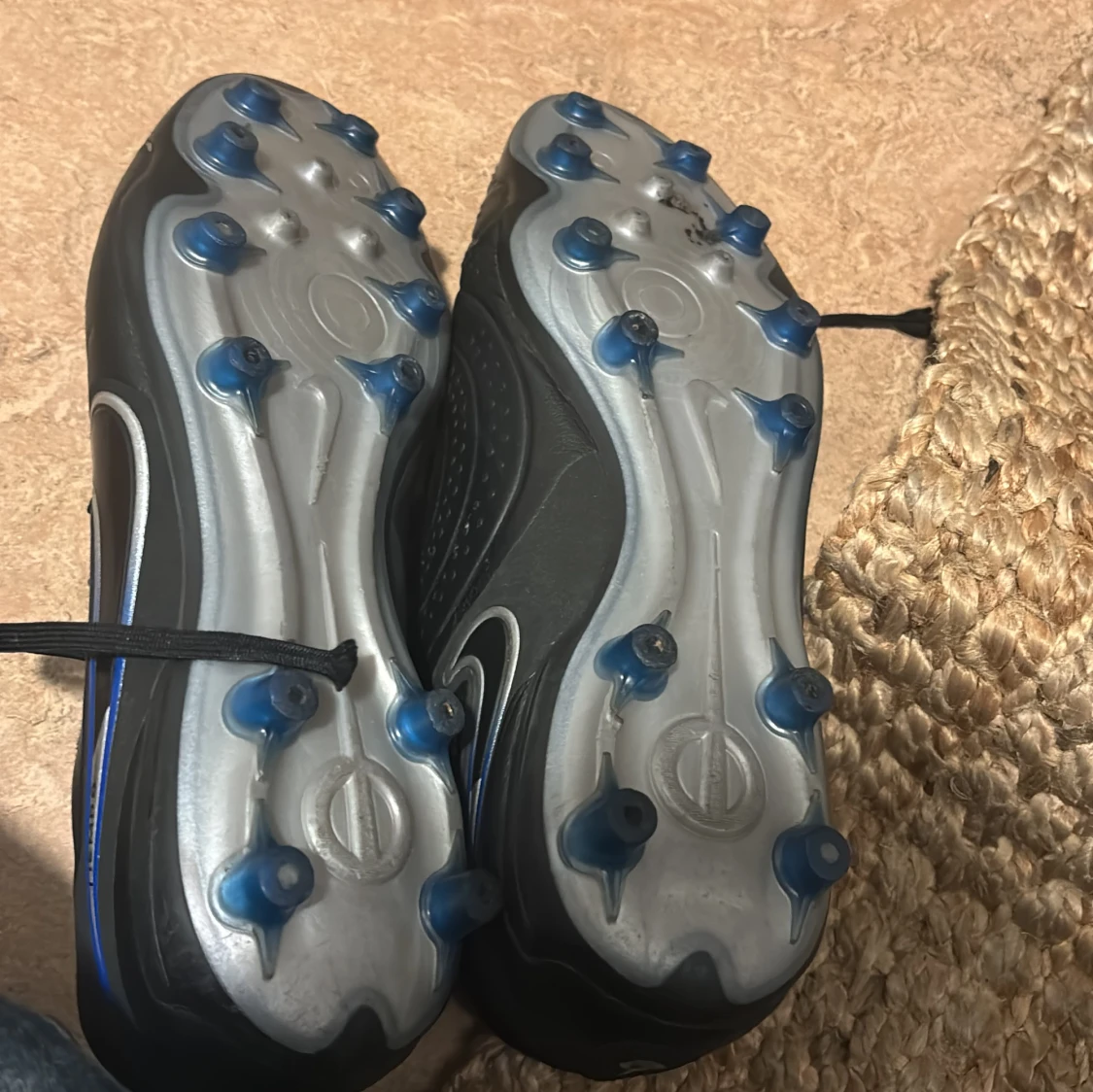 Svarta fotbollsskor från Nike - 1