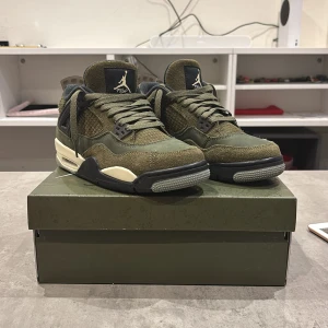 Jordan 4 retro se Crafoord gs - Hej! Jag säljer nu mina helt nya endast testade Jordan 4or. Det är perfekta för daglig användning eller fin skor. Kvitto och box medföljer. Hör av er om ni har frågor eller vad som.