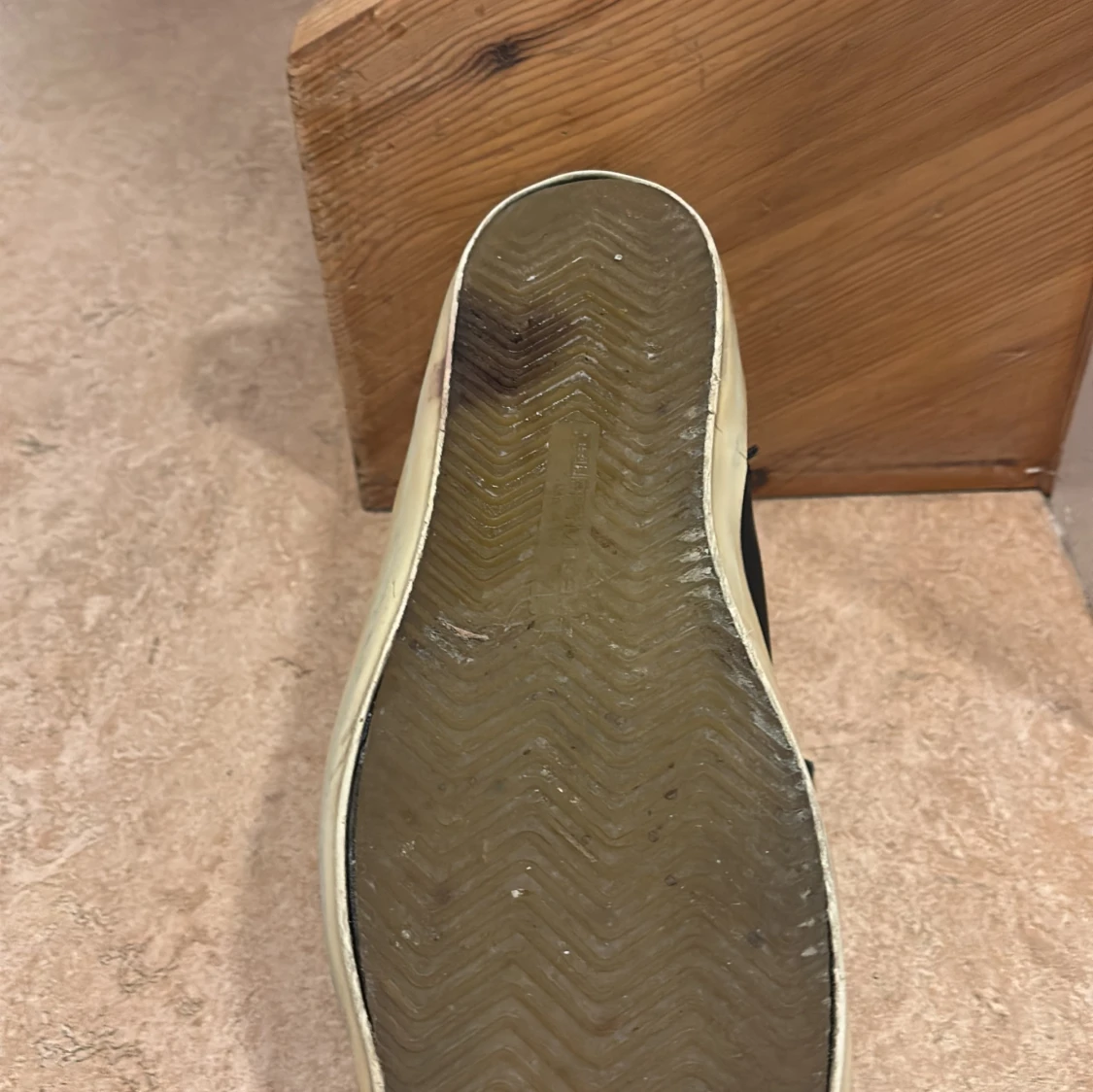 Svarta sneakers med vita detaljer - 3