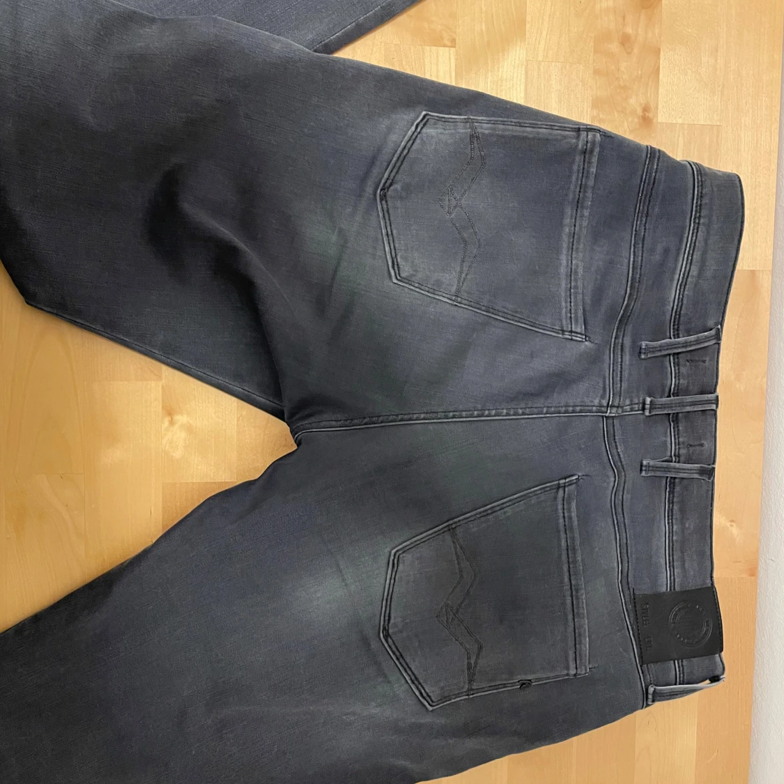 Replay mörkgrå jeansbyxor herr - 1