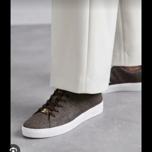 Michael kors skor  - fina skor skriv dm för bilder 