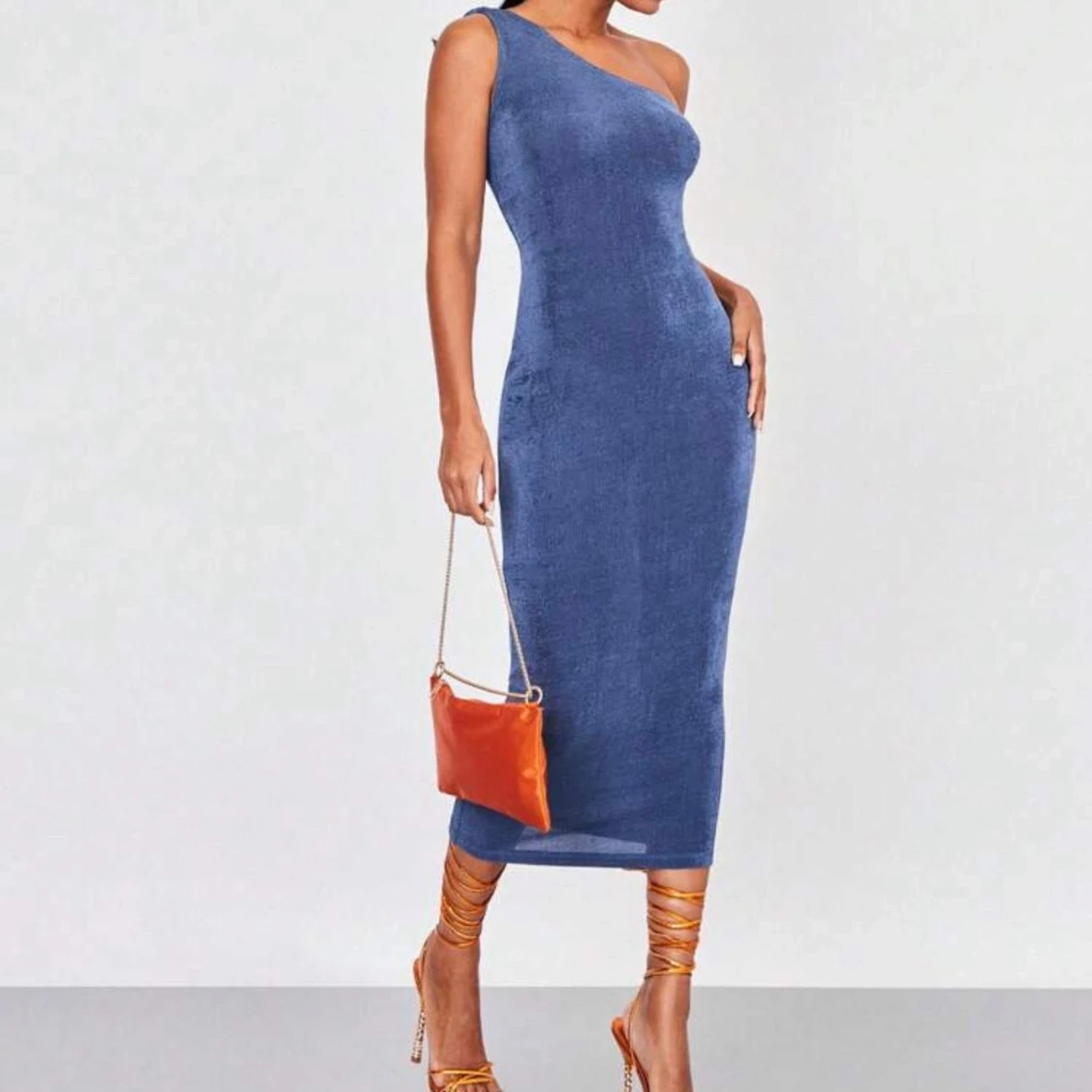 Blå oneshoulder klänning - 1