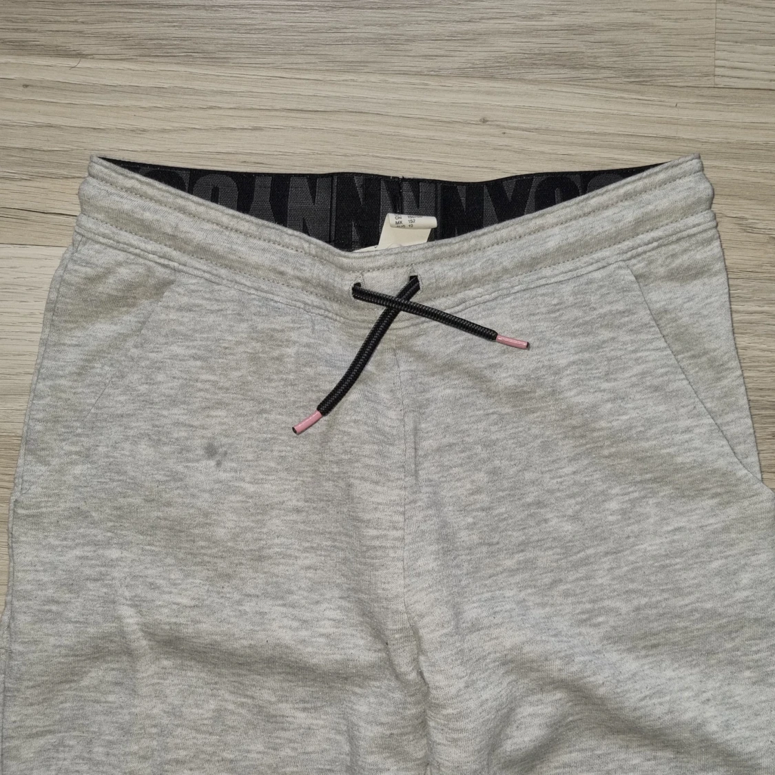 Grå mjukisbyxor från H&M - 2