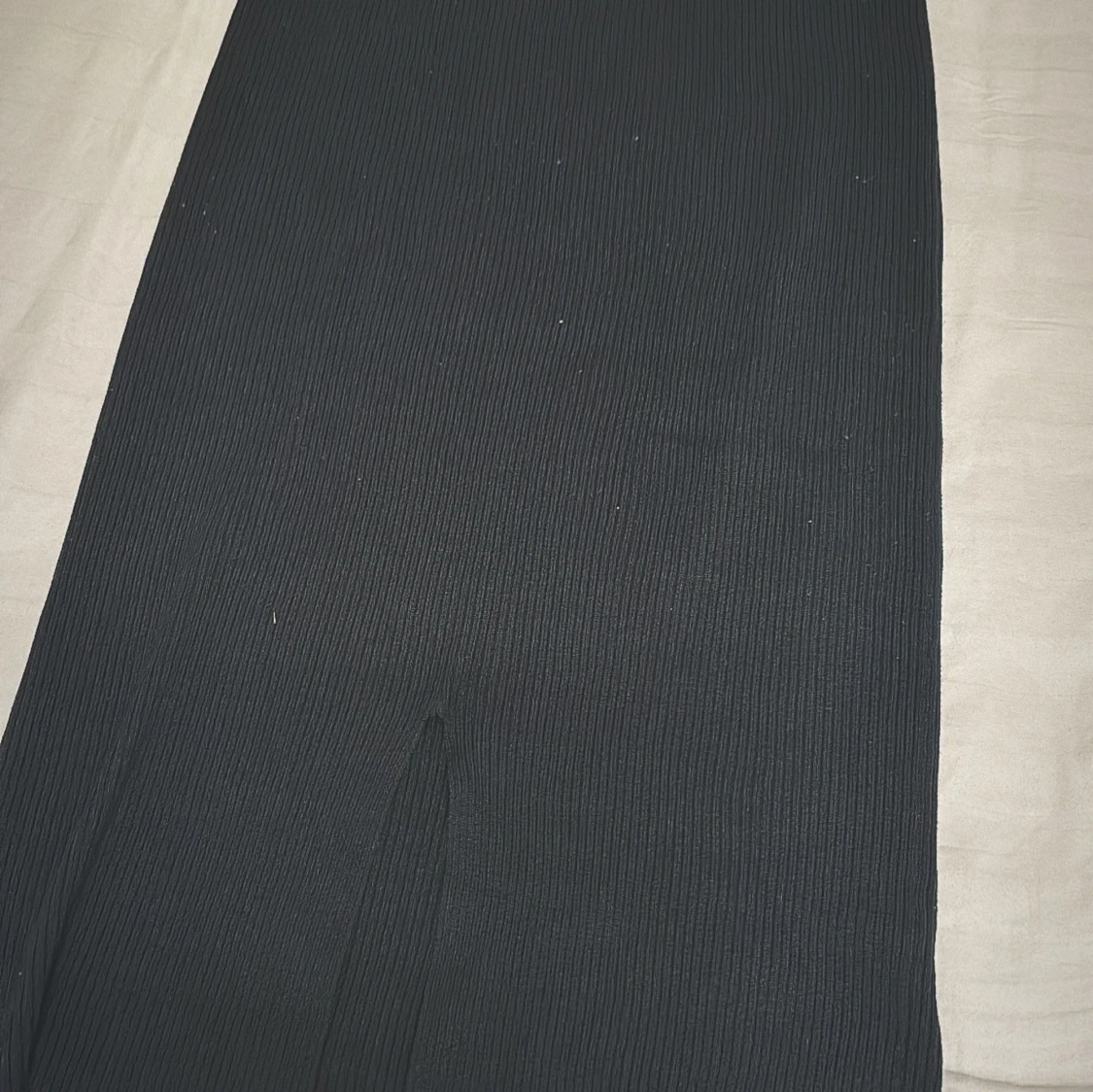 Svart ribbad långkjol - 1