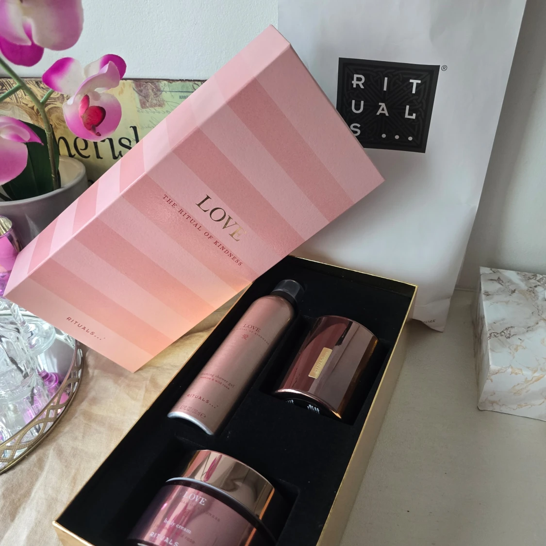 Presentset Ritual -Love - the Rituals of kindness  - 2