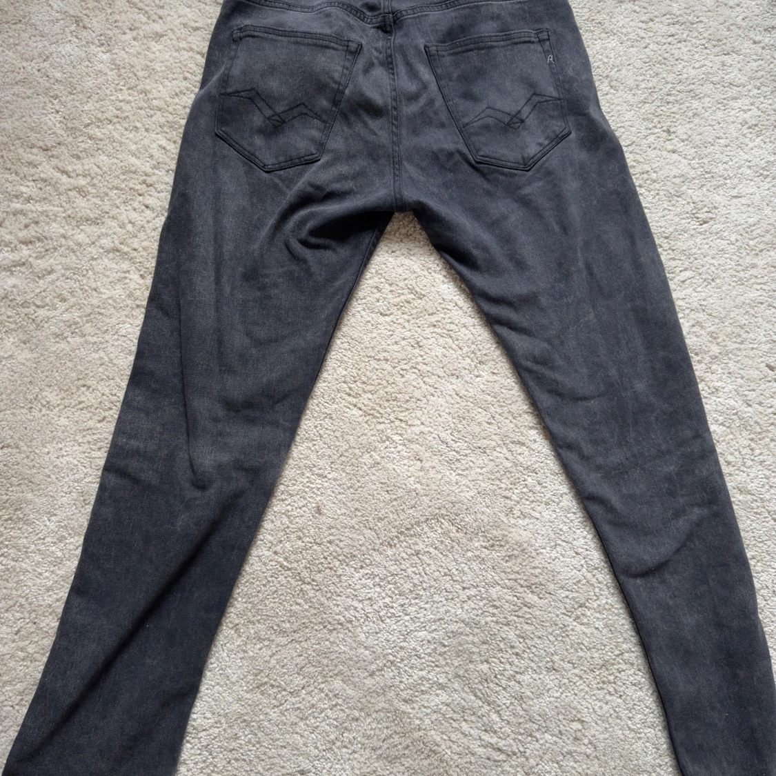 Grå jeansbyxor från Replay - 1