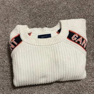 Gant sweatshirt - En riktigt snygg gant sweatshirt. För liten för mig det är därför jag köper den. 