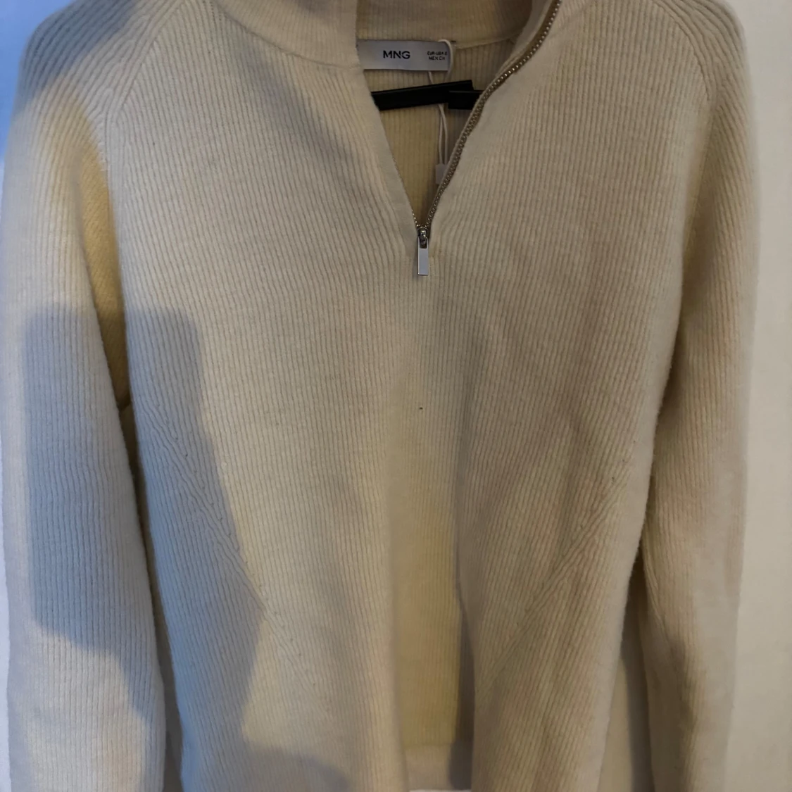 Beige ribbad tröja från MNG - 1