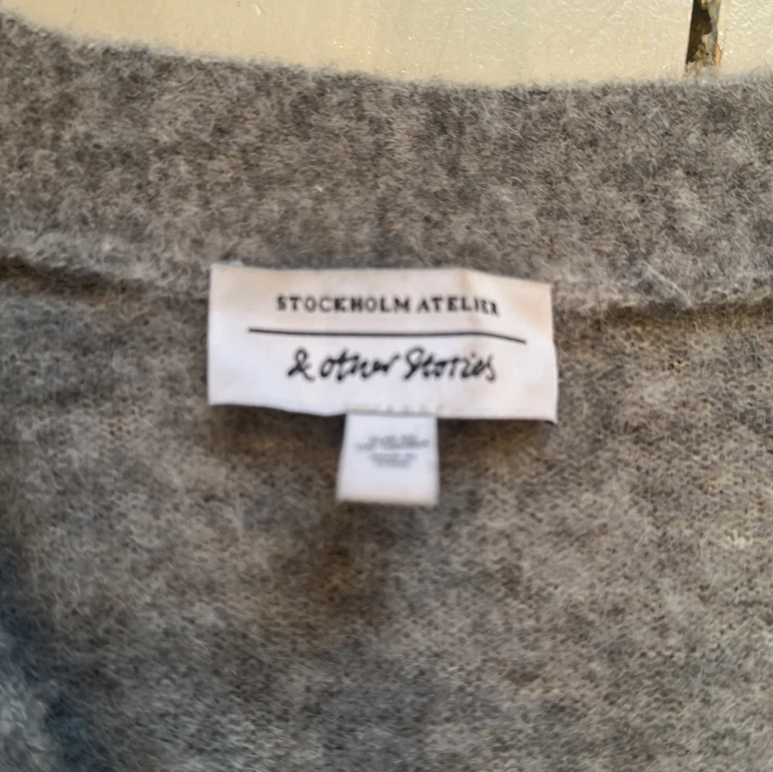 Grå jätte snygg stickad kofta från & other stories ❤️❤️❤️ - 4