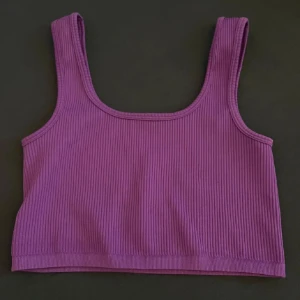 Lila topp - Lila topp från FB sister i storlek xs, fint skick