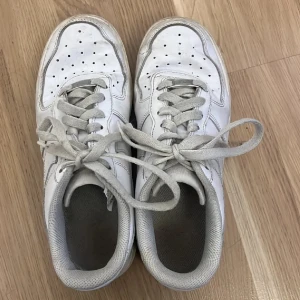 Airforce - Väl använda, fint skick