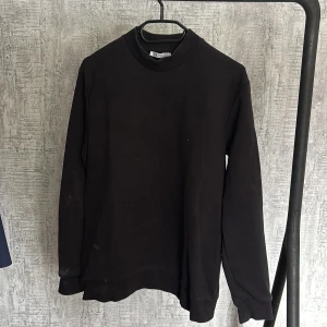 Zara- Sweatshirt - Tröja från Zara i storlek S, använd ett fåtal gånger 