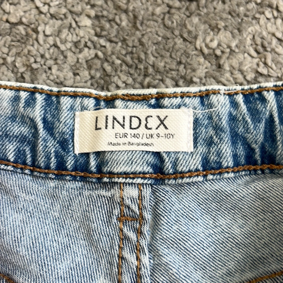 Ljusblå jeansshorts från Lindex - 2
