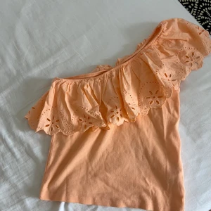 One shoulder top - Jättesöt topp som jag inte använder! Nästan nytt skick 