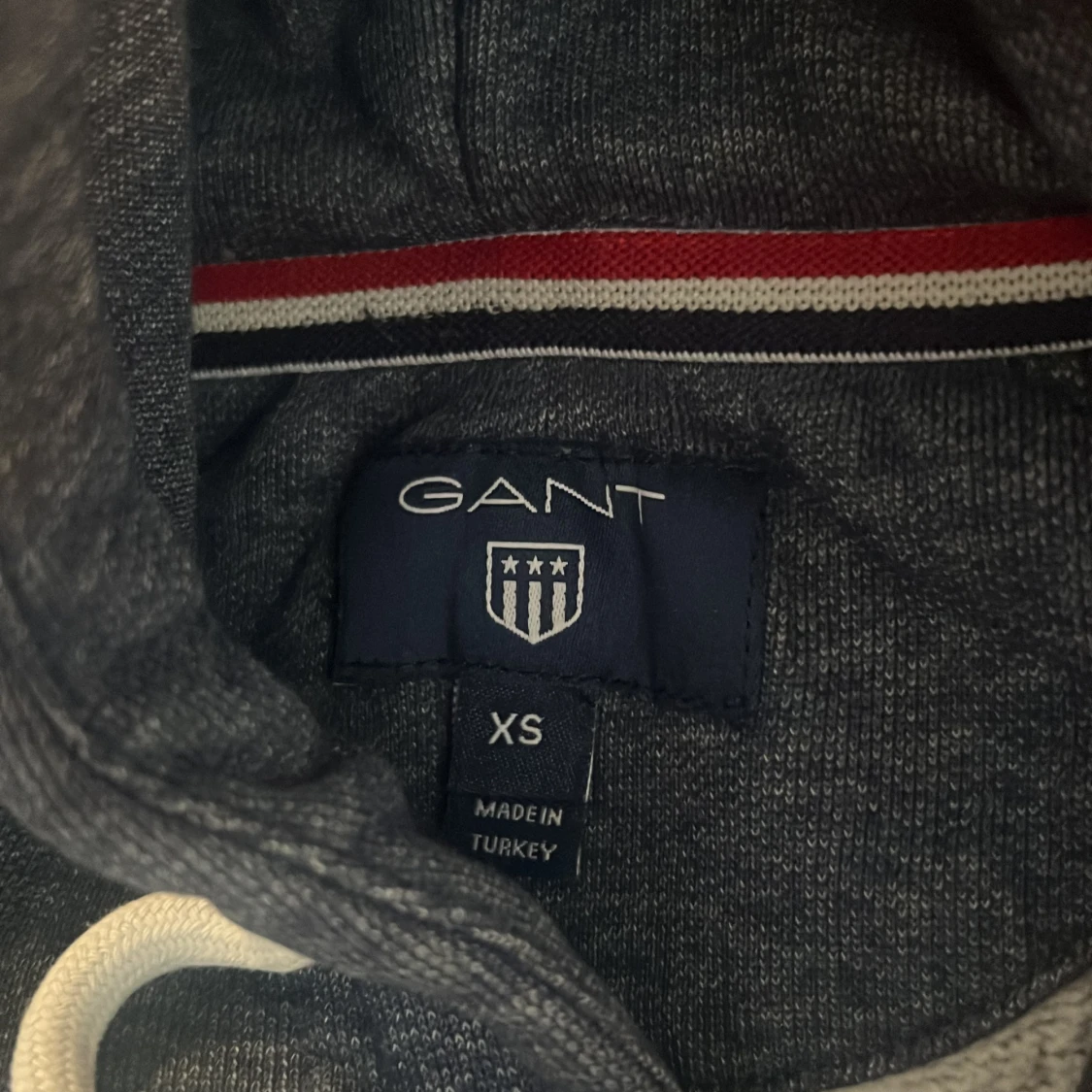 Mörkblå hoodie från GANT XS - 1