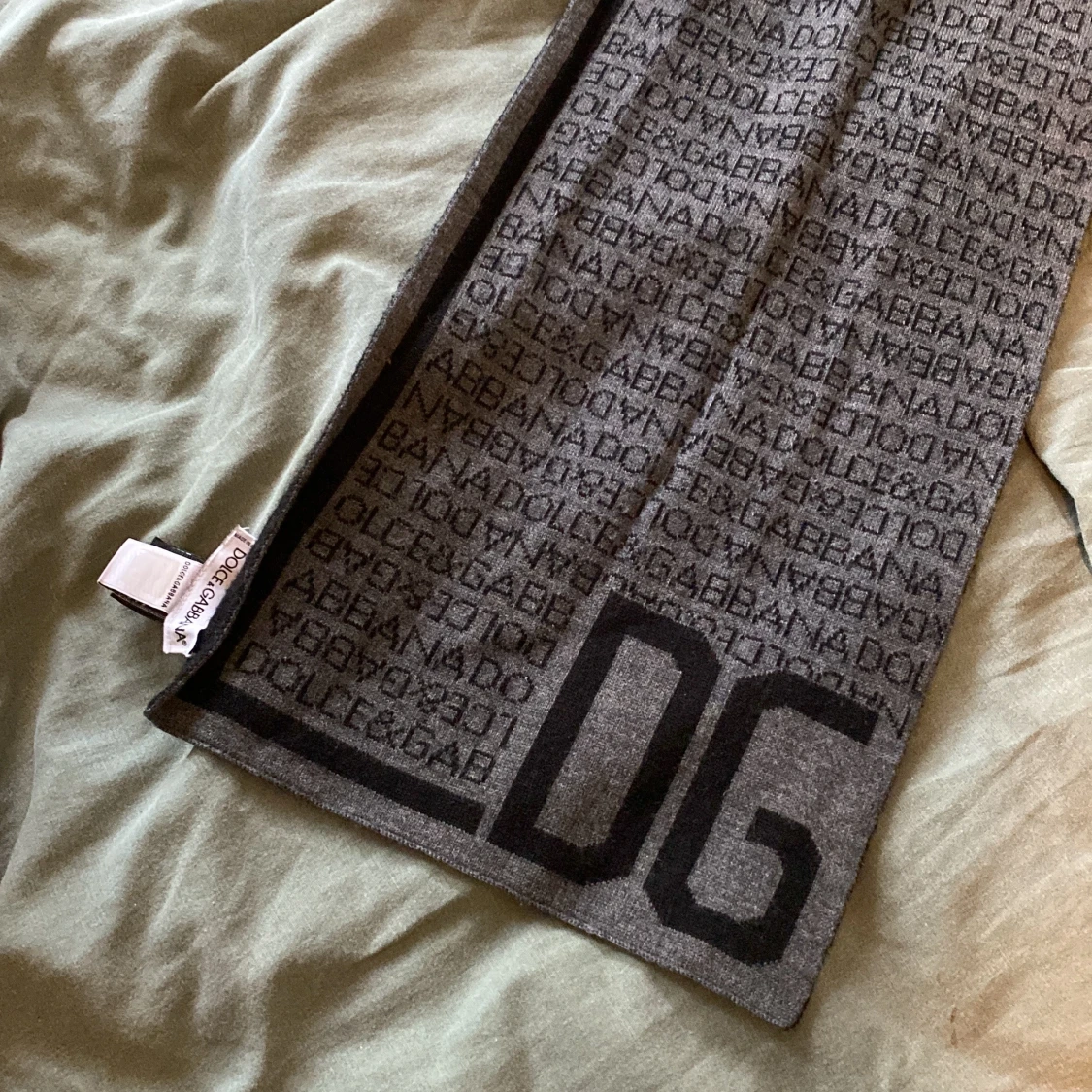 Dolce & Gabbana grå halsduk med logga - 1