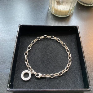 Thomas Sabo charm armband silver  - Armband  från Thomas Sabo i 925 sterling silver. 20cm 