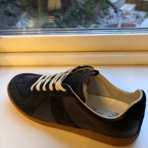 Maison Margiela - Snygga Maison Margiela skor som jag endast har använt 1 gång. Jag säljer de för att storleken på de flesta inte passar mig. Skriv vid frågor eller funderingar.