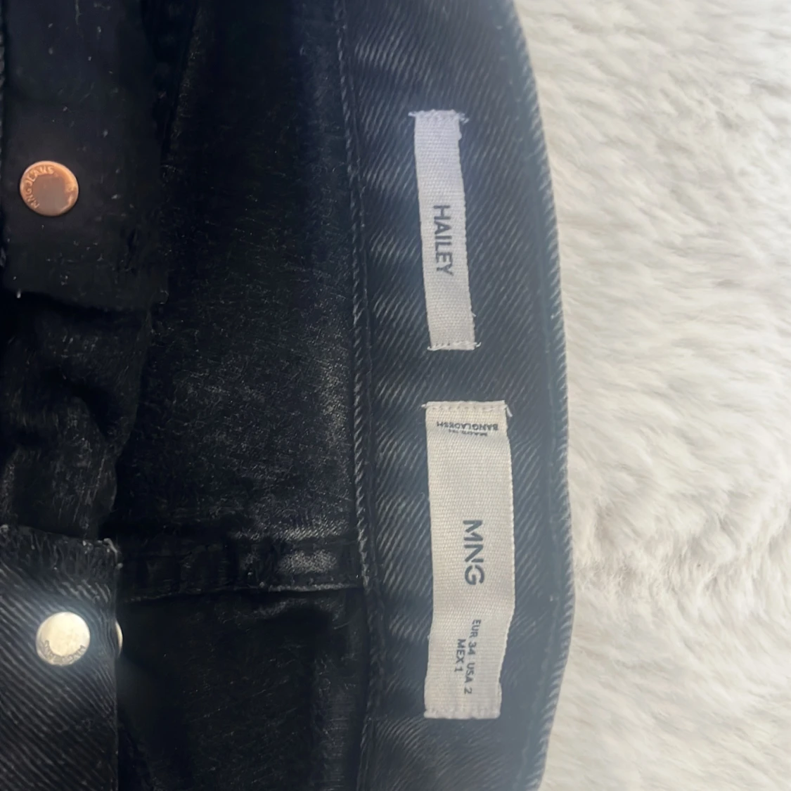 Svarta jeansshorts från MNG - 2