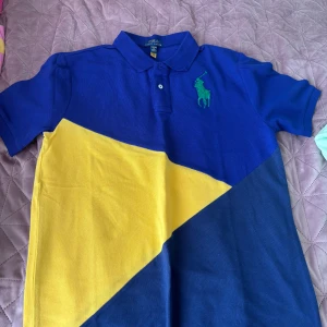 Polo Ralph Lauren T-shirts  - Säljer 2 av mina polo T-shirts äkta använda endast 2 gånger, inte riktig min stil pris för 400 700 för 2
