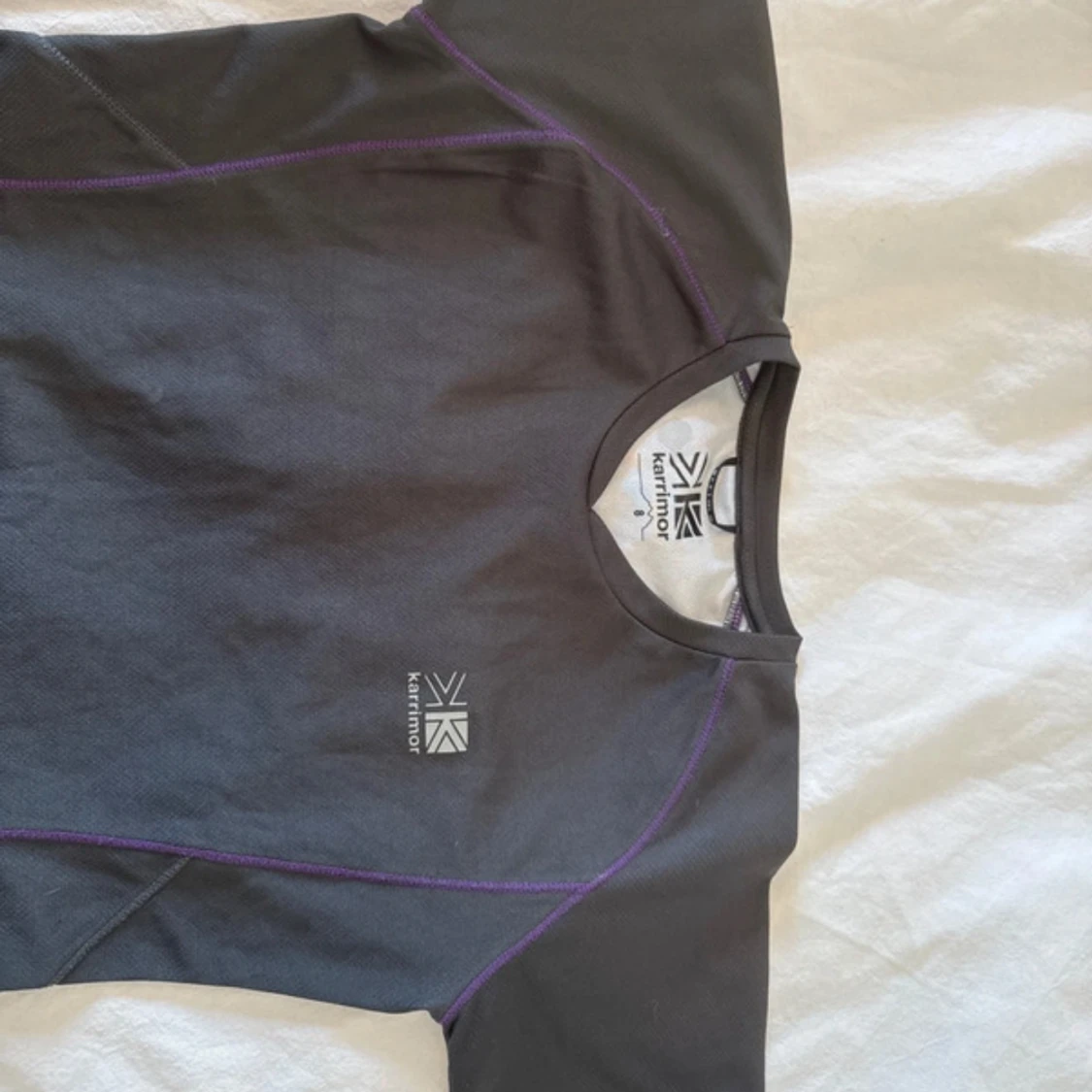 Svart tränings-tshirt från Karrimor - 1