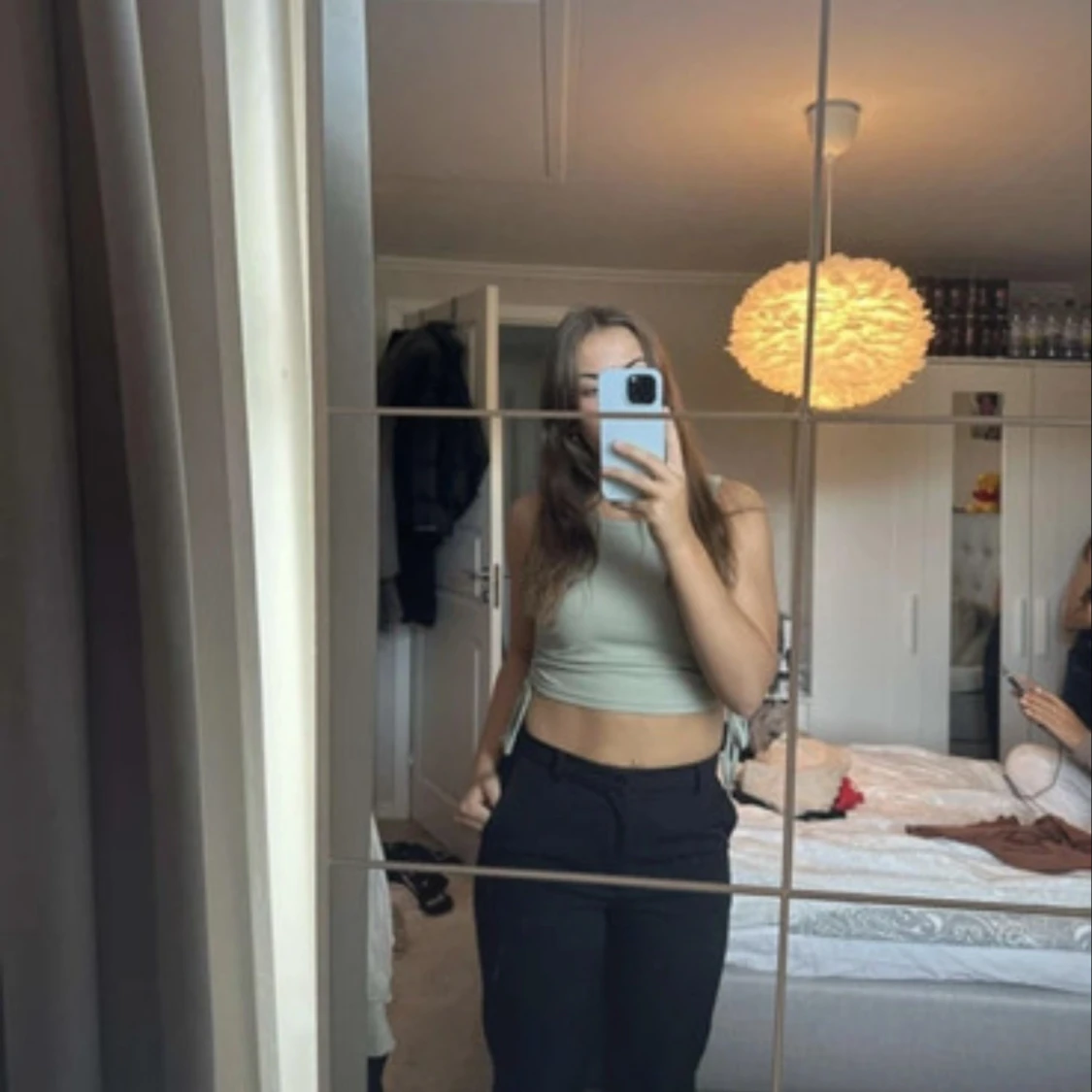 Ljusgrön croppad linnetopp med snörning - 1