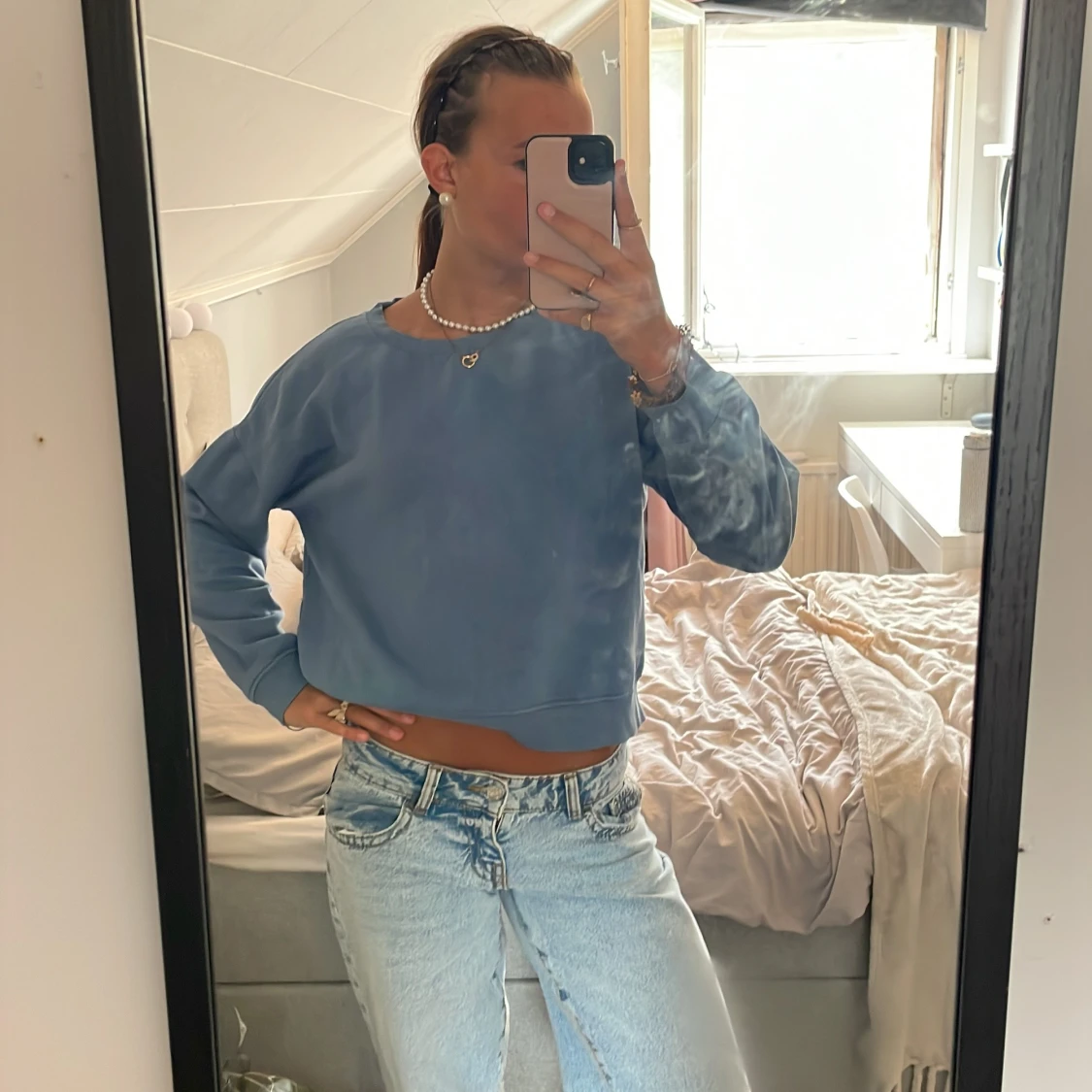 Blå croppad sweatshirt