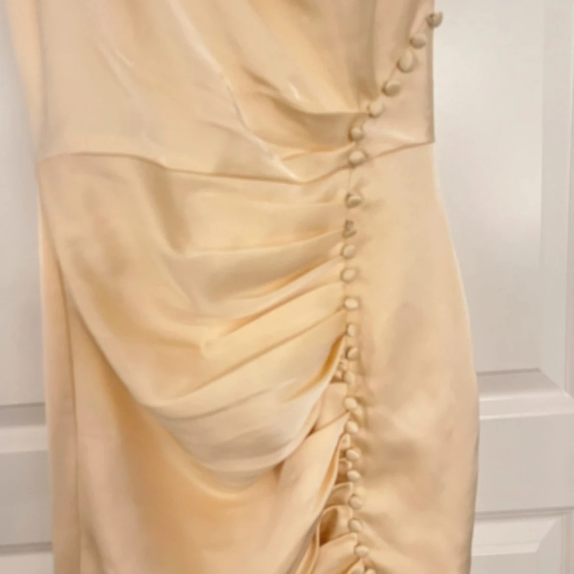 Gul festklänning  - 1