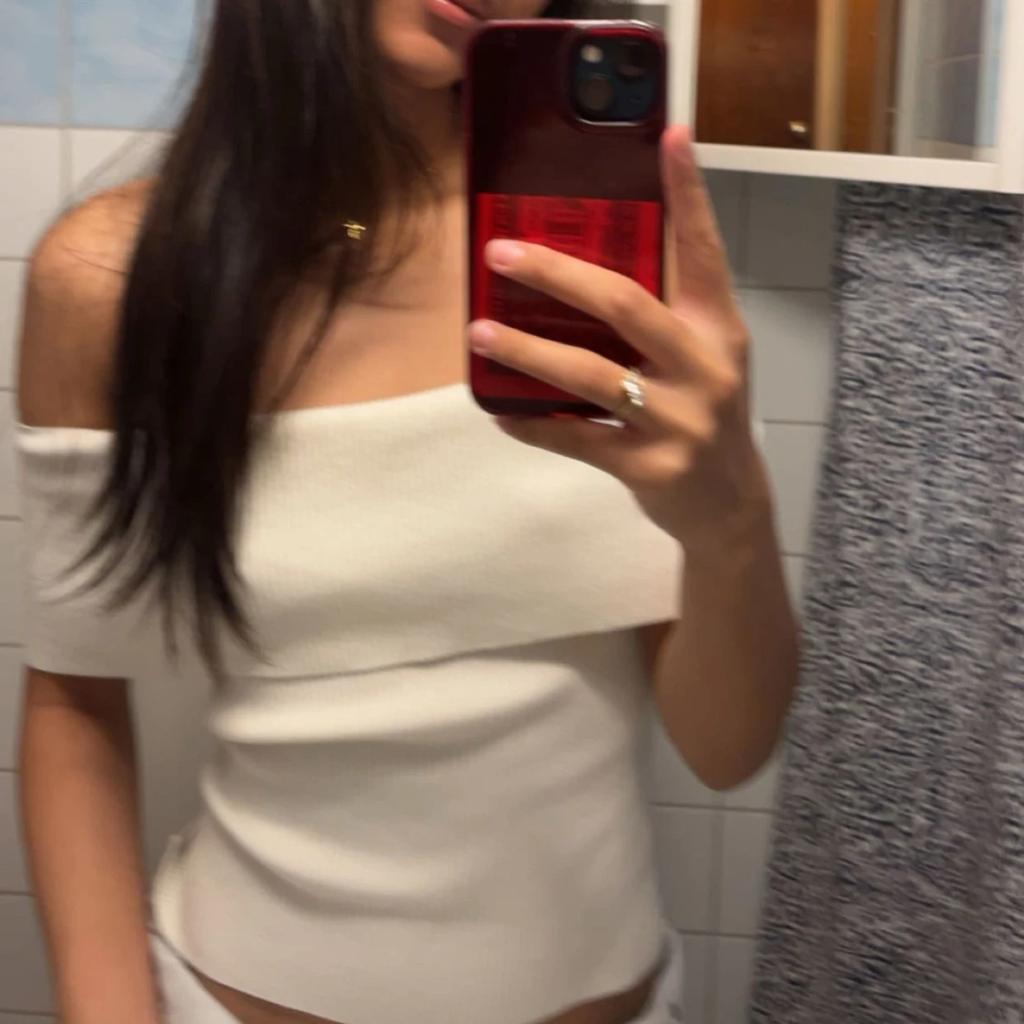 Vit offshoulder topp