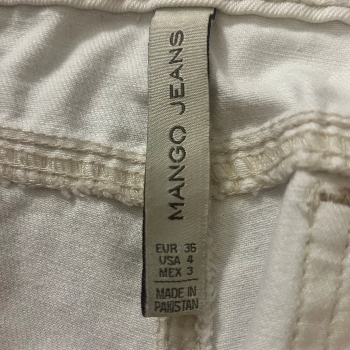 Vita jeansshorts från Mango - 2