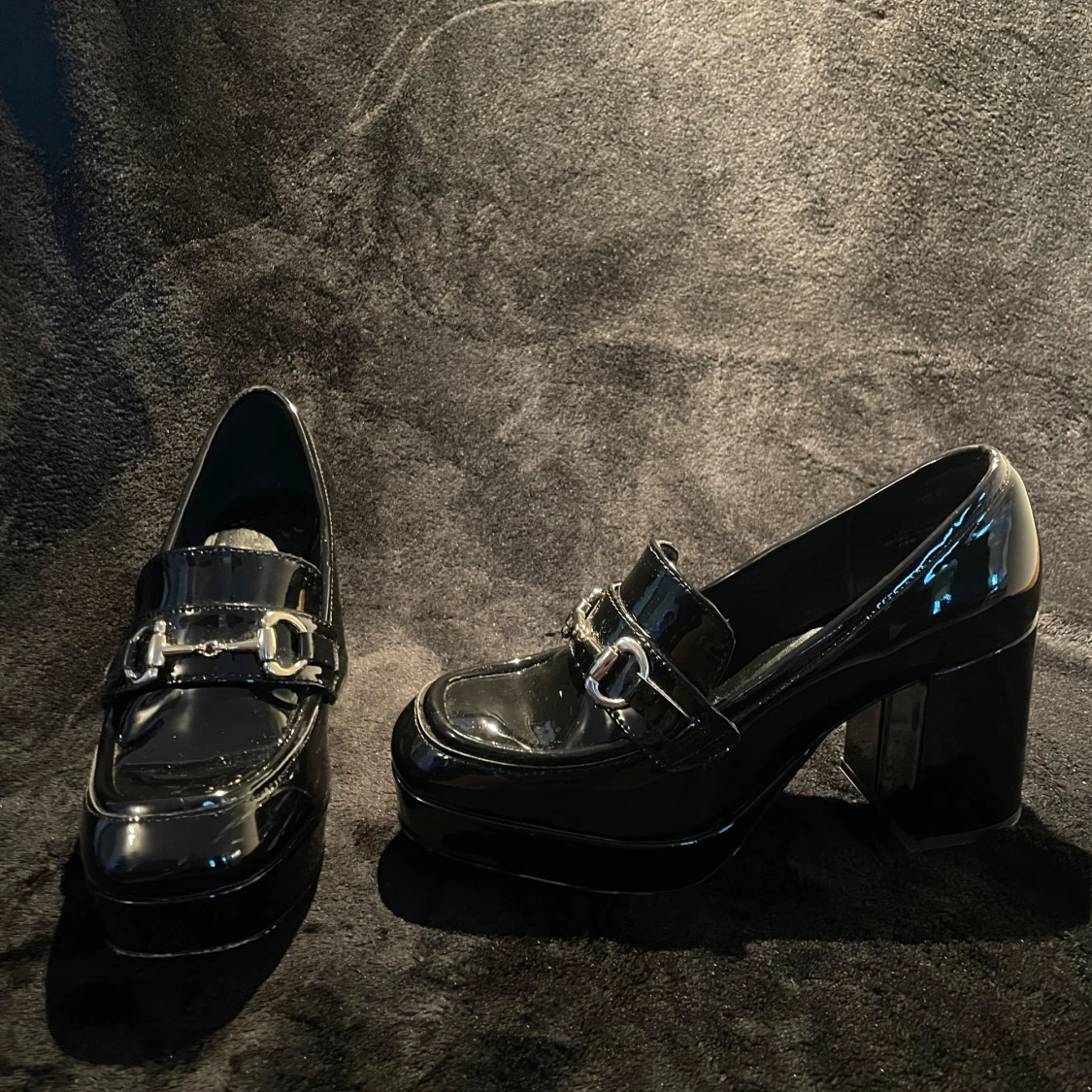 Svarta platåloafers med klack från H&M