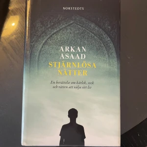 Stjärnlösa nätter - En stark berättelse om att växa upp mellan två kulturer, om kärlek, svek och kampen för rätten att välja sitt eget liv. Perfekt för unga vuxna som vill läsa om identitet, familj och mod att gå sin egen väg.