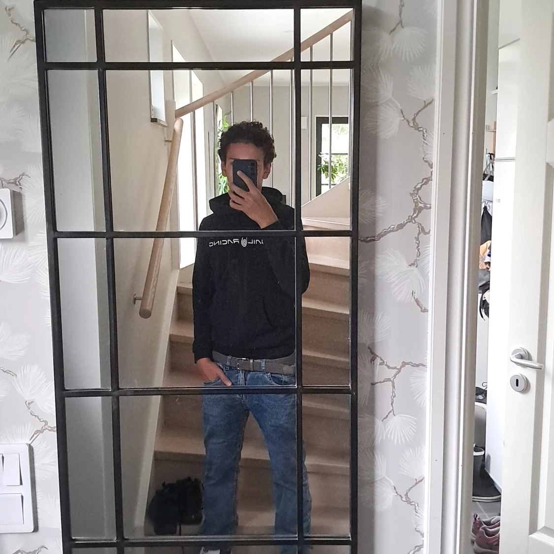 Svart hoodie från Sail racing - 1